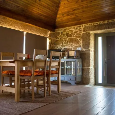 Casa De Com Piscina Em Proxima Ao Centro Da Cidade, Ideal Para Descansar