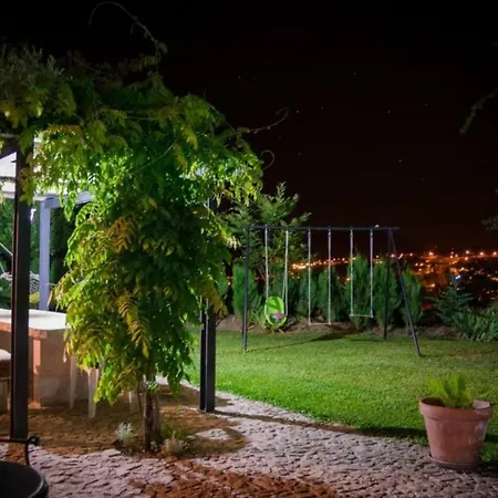 Casa De Com Piscina Em Proxima Ao Centro Da Cidade, Ideal Para Descansar *
