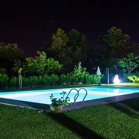 Casa De Com Piscina Em Proxima Ao Centro Da Cidade, Ideal Para Descansar *